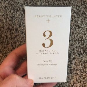 Beauty Counter No. 3 balancing facial oil